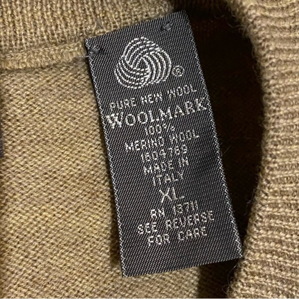 Lord & Taylor 100% Merino Wool made in Italy Men's V-Neck Sweater Light Brown XL - Picture 6 of 6